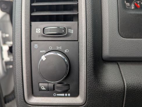 Used 2018 RAM 2500 Tradesman w/ Chrome Appearance Group image 22