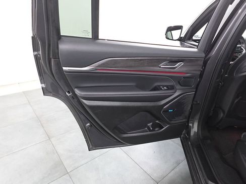 Used 2022 Jeep Grand Cherokee L Overland image 23