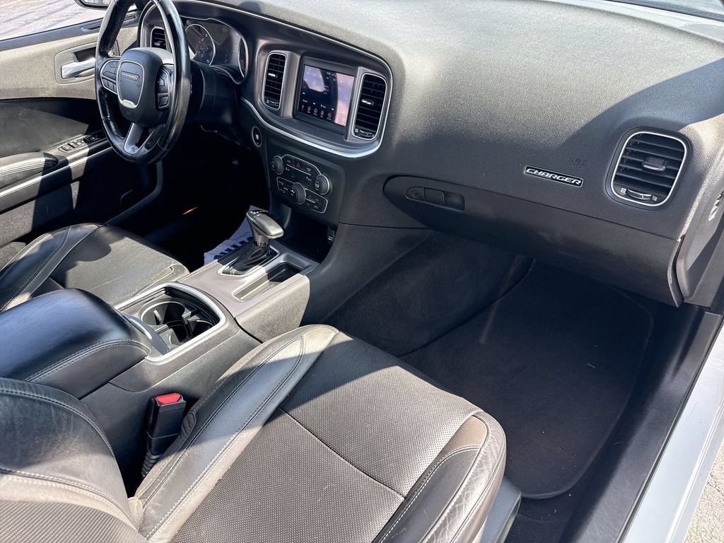 Used 2021 Dodge Charger SXT w/ Leather Interior Group RWD image 31