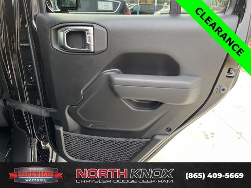 New 2025 Jeep Gladiator Sport AWD/4WD image 22