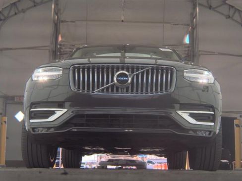 Used 2023 Volvo XC90 B6 Plus w/ Protection Package Premier AWD/4WD image 4