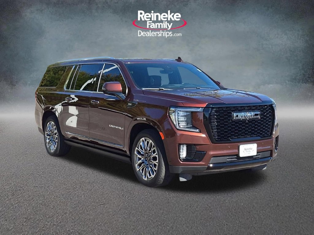 Used 2023 GMC Yukon XL Denali Ultimate AWD/4WD image 4