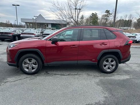Used 2022 Toyota RAV4 LE AWD/4WD image 2