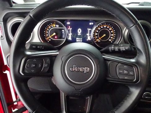 Certified 2022 Jeep Wrangler Sport AWD/4WD image 5