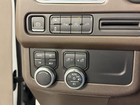 Used 2021 GMC Yukon SLT image 27