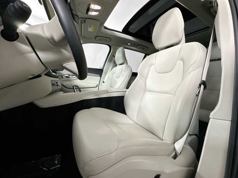 Used 2025 Volvo XC90 B6 Plus w/ Protection Package Premier image 19