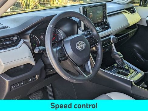 Used 2019 Toyota RAV4 XLE Premium image 14