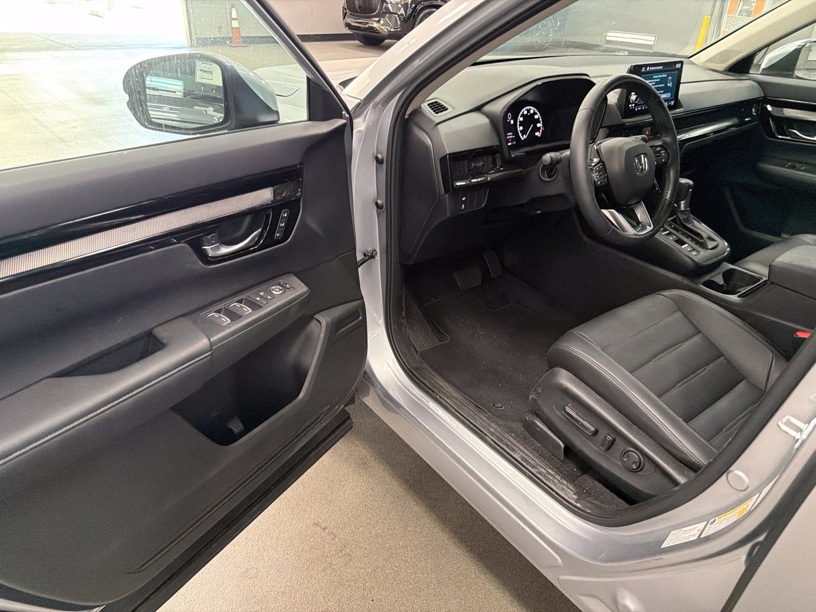 Used 2025 Honda CR-V EX-L image 8