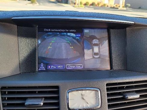 Used 2015 INFINITI Q70 3.7 w/ Technology Package image 16