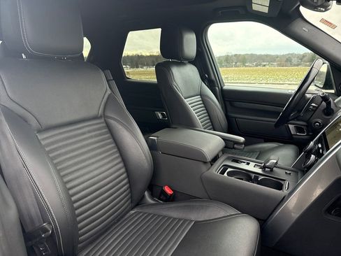 Used 2023 Land Rover Discovery S R-Dynamic image 15