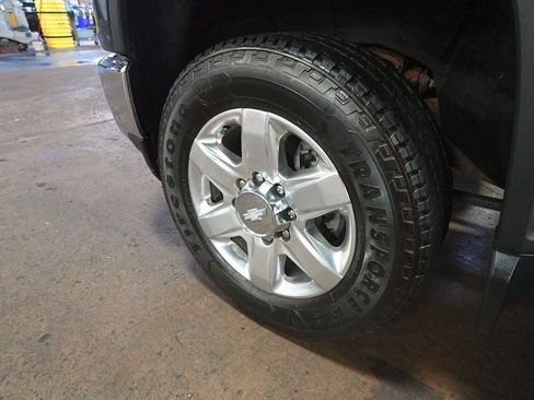 Used 2020 Chevrolet Silverado 2500 LTZ w/ LTZ Plus Package image 29