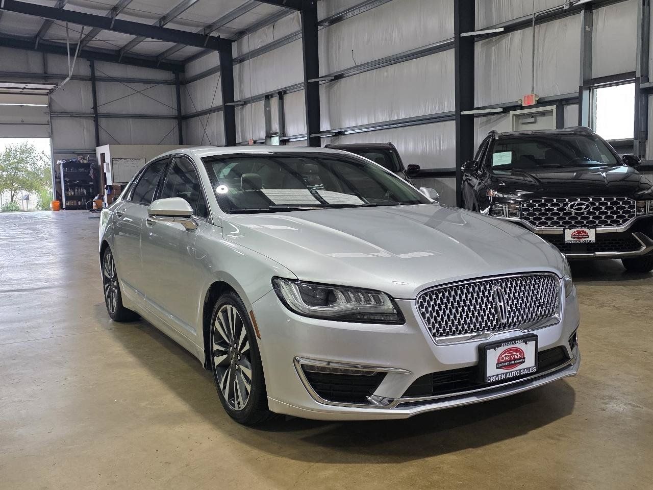 Used 2017 Lincoln MKZ Reserve FWD image 3