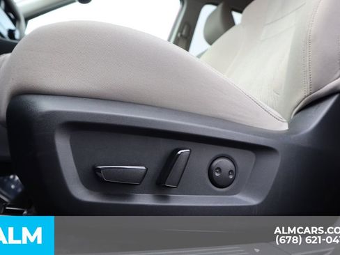 Used 2025 Nissan Rogue SV image 13