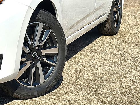 New 2025 Nissan Versa SV w/ Trunk Package image 3