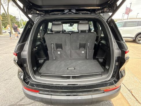 Used 2023 Jeep Grand Cherokee L Laredo AWD/4WD image 31