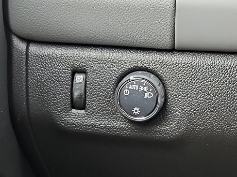 Certified 2022 Chevrolet Colorado W/T w/ WT Convenience Package image 23