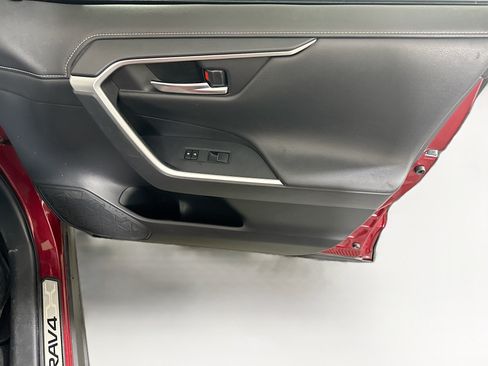 Used 2019 Toyota RAV4 Limited w/ Advanced Technology Package FWD image 32