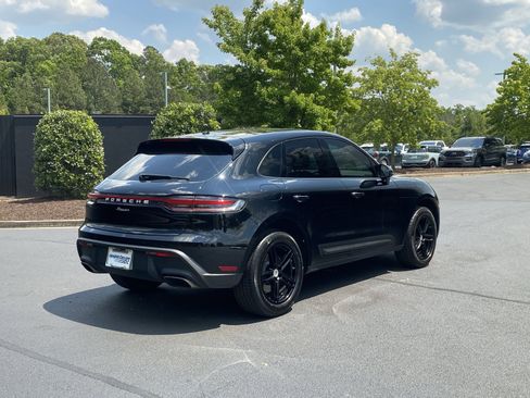 Used 2023 Porsche Macan AWD/4WD image 3