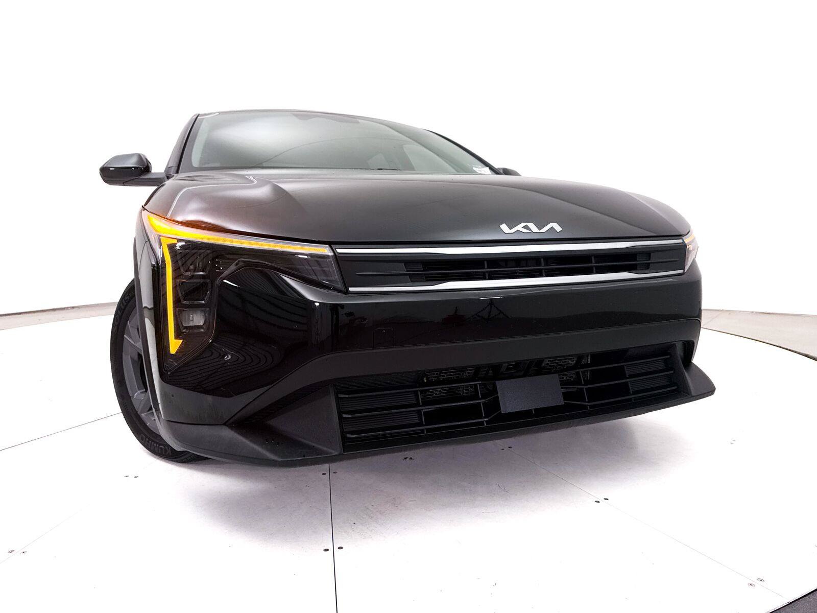 Used 2025 Kia K4 FWD image 5