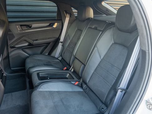 Certified 2024 Porsche Cayenne Turbo GT image 42