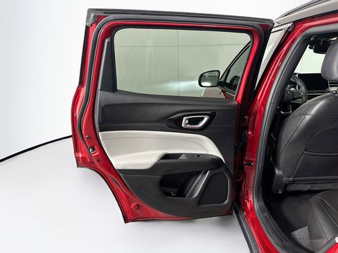 Used 2025 Jeep Compass Limited image 26