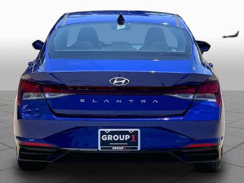 Used 2023 Hyundai Elantra SEL w/ Convenience Package FWD image 5