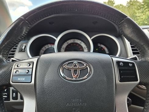 Used 2013 Toyota Tacoma 4x4 Access Cab w/ SR5 Pkg image 32