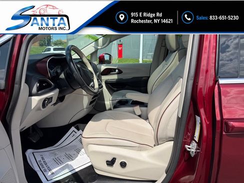 Used 2019 Chrysler Pacifica Limited w/ Advanced Safetytec Group FWD image 6