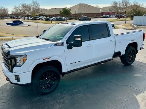 Used 2022 GMC Sierra 2500 AT4 w/ AT4 Premium Plus Package image 4