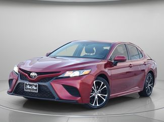 Used 2018 Toyota Camry SE FWD video 1