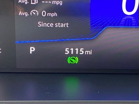 Used 2025 Volkswagen Taos SE image 14