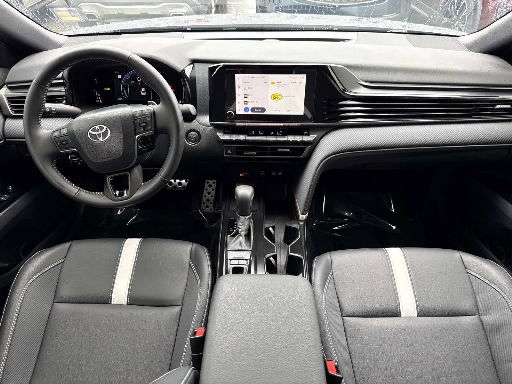 Used 2026 Toyota Camry SE FWD image 18