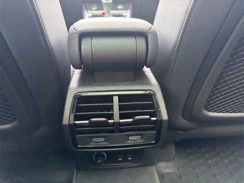 Used 2022 Audi Q3 2.0T Premium Plus w/ Premium Plus Package image 25