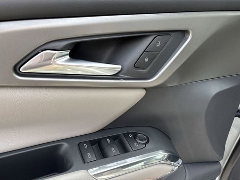 New 2026 Chevrolet Traverse LT image 24