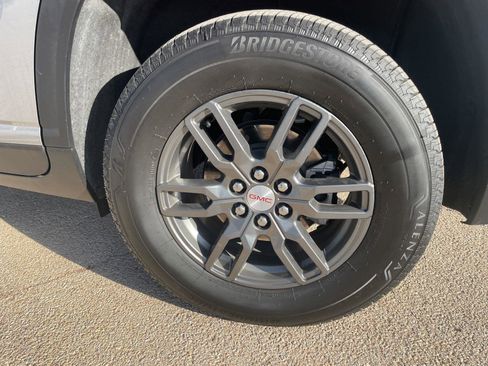 Used 2025 GMC Acadia Elevation image 40