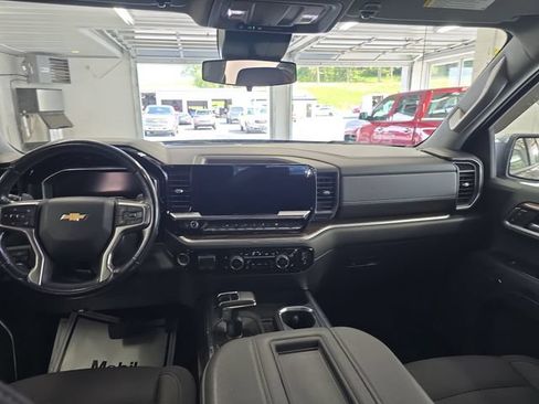 Certified 2022 Chevrolet Silverado 1500 LT AWD/4WD image 11