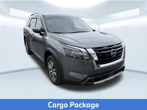 Used 2025 Nissan Pathfinder SL w/ Cargo Package FWD image 4
