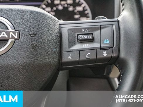 Used 2025 Nissan Rogue SV FWD image 30