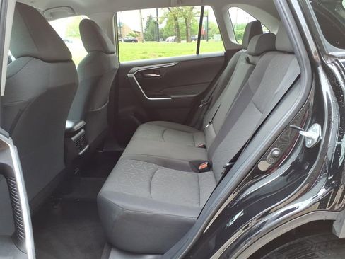 Used 2023 Toyota RAV4 XLE FWD image 25