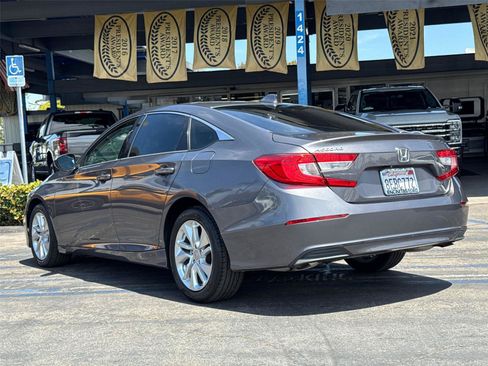 Used 2018 Honda Accord LX image 10