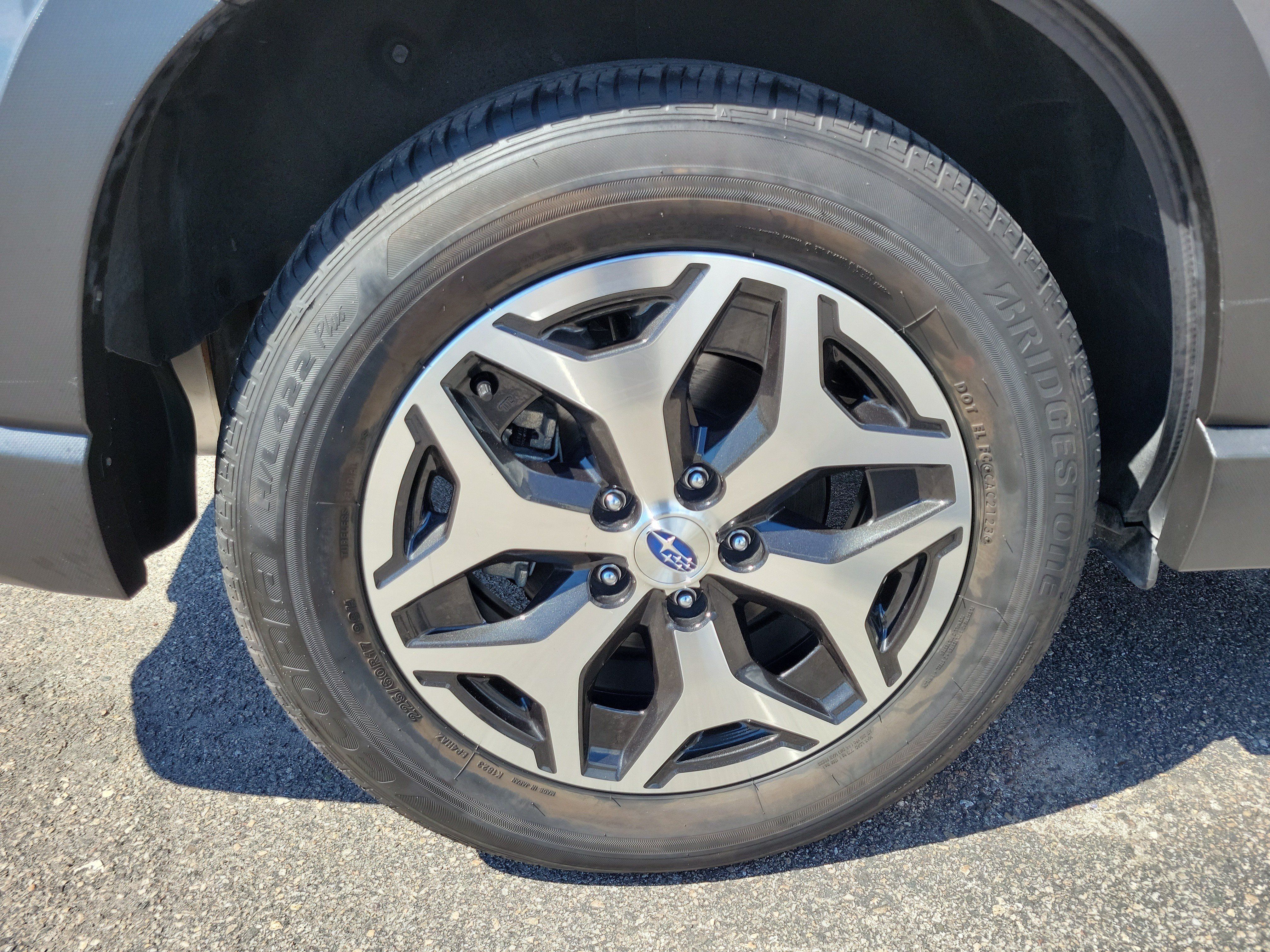 Certified 2023 Subaru Forester Premium AWD/4WD image 7
