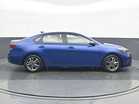 Used 2023 Kia Forte LXS w/ LXS Technology Package FWD image 7