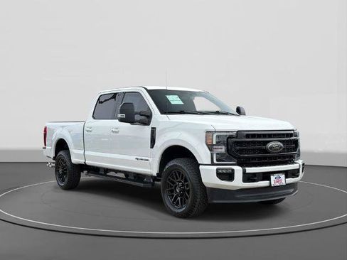 Certified 2022 Ford F250 Lariat w/ Black Appearance Package AWD/4WD image 4