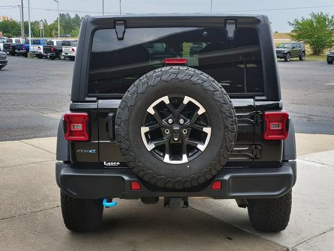 Used 2024 Jeep Wrangler Unlimited Rubicon 4xe w/ Convenience Group AWD/4WD image 20