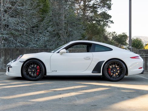 Certified 2016 Porsche 911 Carrera GTS image 2
