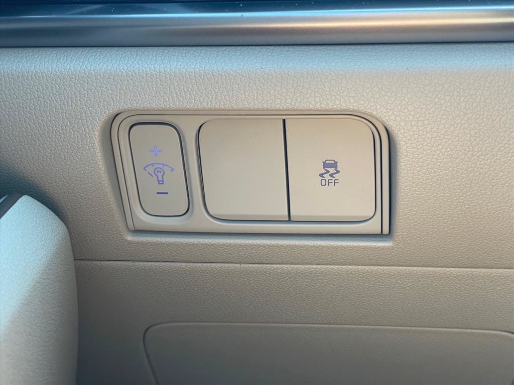 Used 2024 Kia Sorento S w/ Panoramic Sunroof Package FWD image 19
