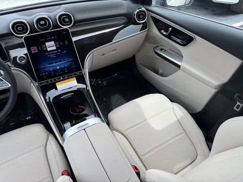 New 2025 Mercedes-Benz GLC 350e 4MATIC image 11