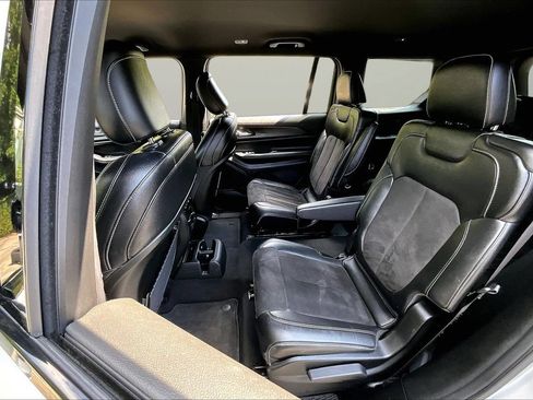 Used 2023 Jeep Grand Cherokee L Laredo AWD/4WD image 21