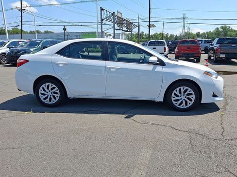Used 2018 Toyota Corolla LE FWD image 26