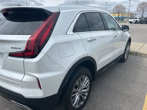 Used 2024 Cadillac XT4 Premium Luxury w/ Cold Weather Package AWD/4WD image 5